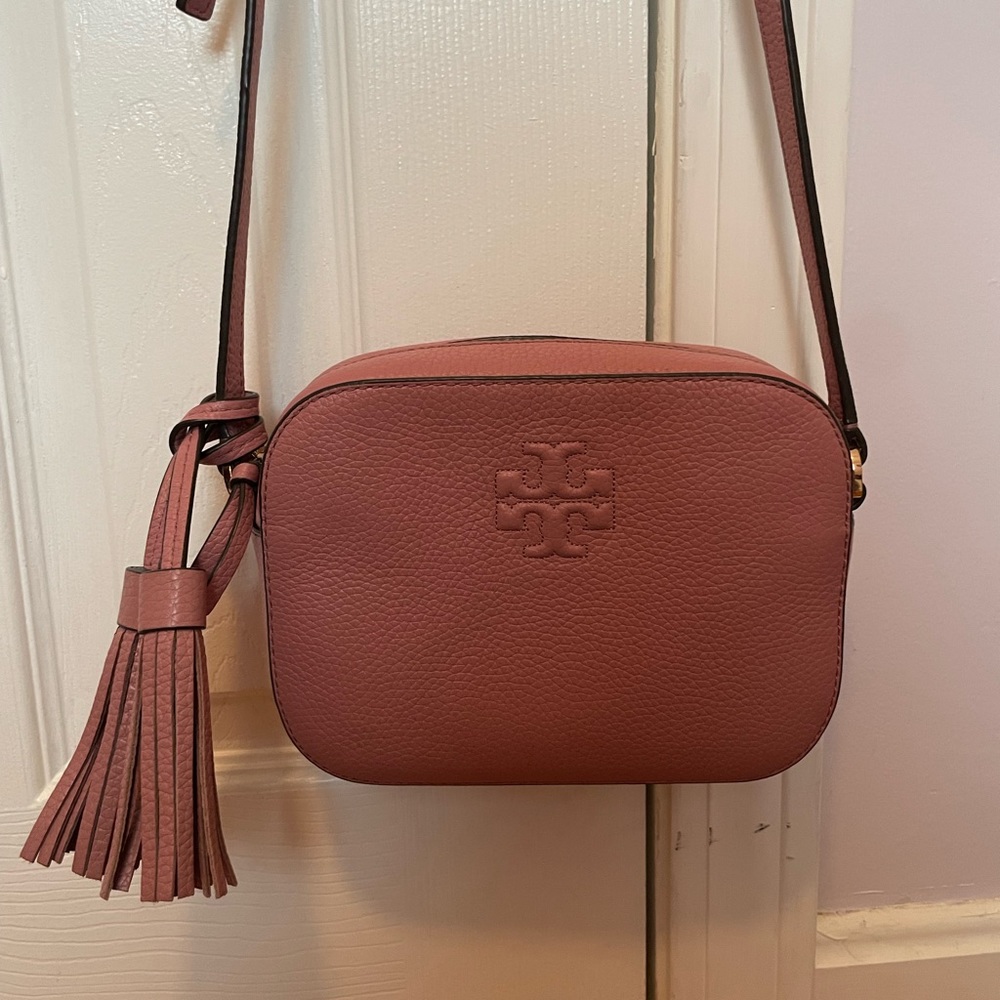 Tory Burch camera bag Magnolia Pink excellent condition!!